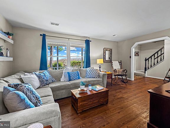 5th image of 433 Obrecht Rd