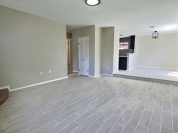 3rd image of 1111 Wisteria Ave #2