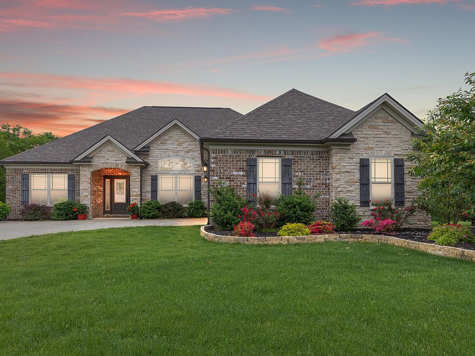 1st image of 135 Whispering Pines Dr