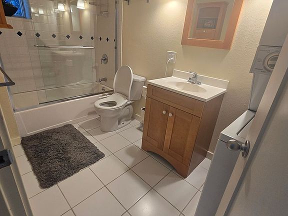 5th image of 234 Buena Vista Ave #B