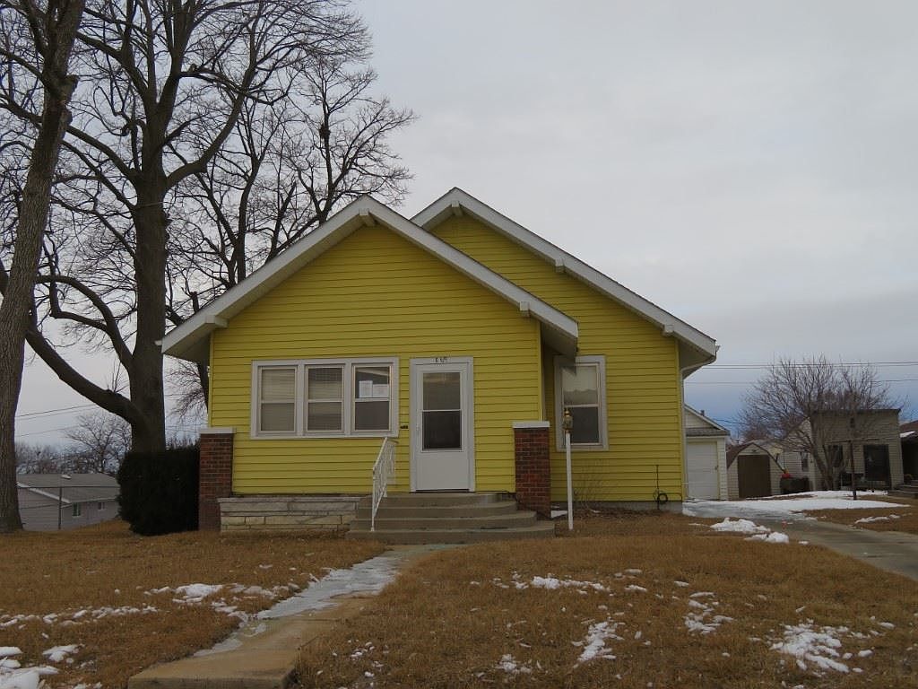 809 13th St, Wisner, NE 68791 Zillow