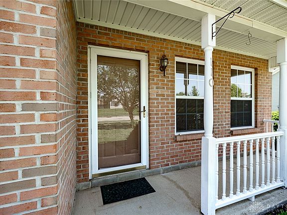 3rd image of 110 Parkview Dr