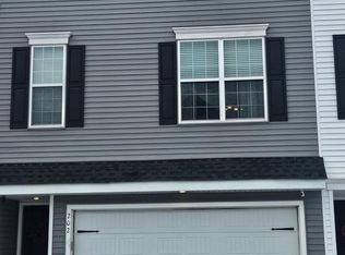 202 Pond View Ct, Quakertown, PA 18951