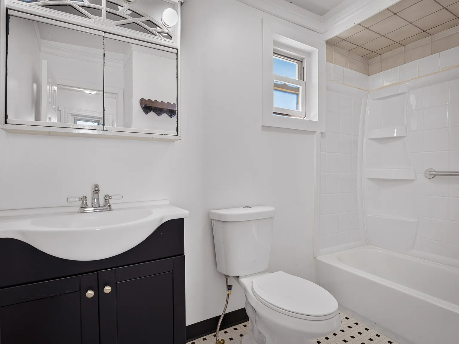 2 bed, 1.5 bath, 1080 sqft, $1,450 — Photo 1