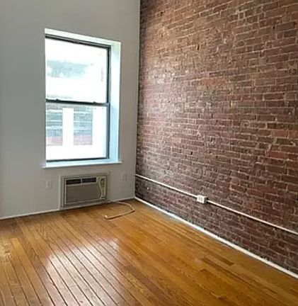 5th image of 2034 5th Ave APT 4B