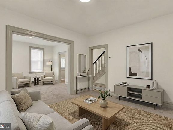 4th image of 405 W King St