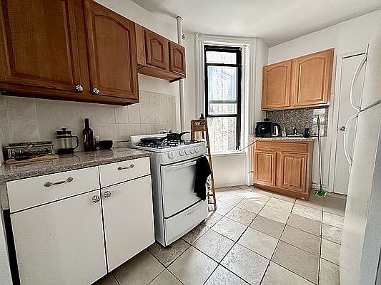 5th image of 368 W 127th St APT 20
