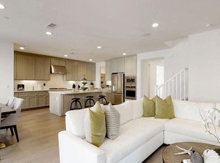 2713 3rd Ave #1, Marina, CA 93933