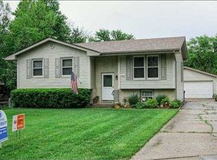 4034 Hull Ave, Des Moines, IA 50317