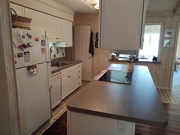 4th image of 179 Beaver Shores Dr