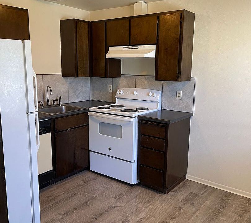 1st image of 504 N Walker St #10251548