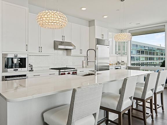 4th image of 3 Somerset Ln Unit 423