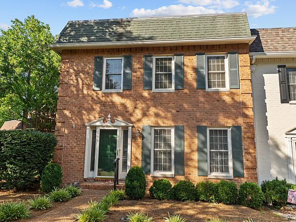 3rd image of 601 Glenn Cir