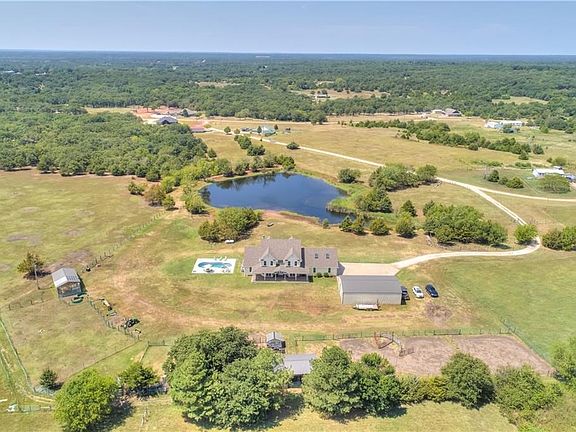 2nd image of 155 Mystery Acres Ln