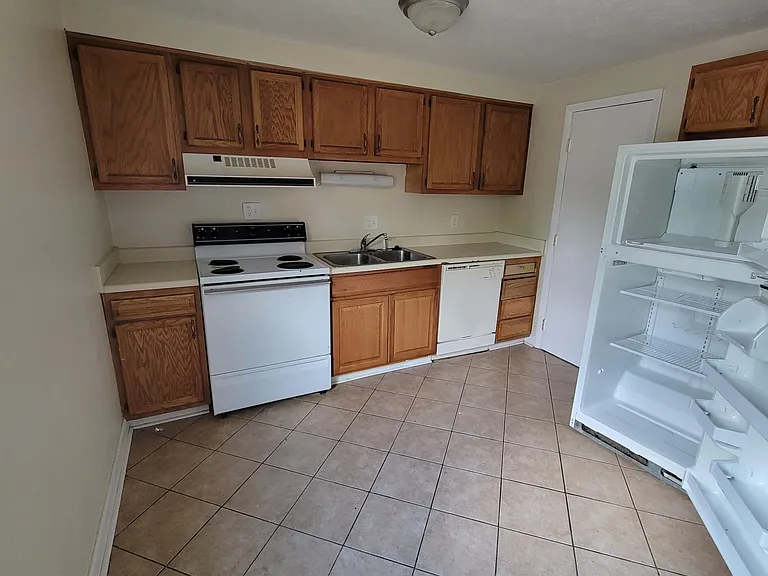 400 E 15th Ave #B1 — Photo 3