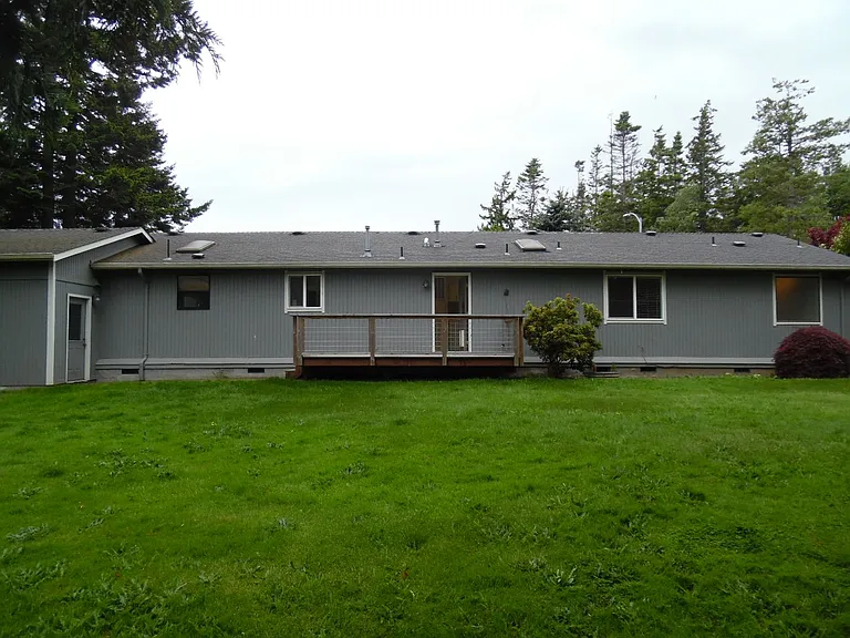 4113 Kingsway — Photo 3