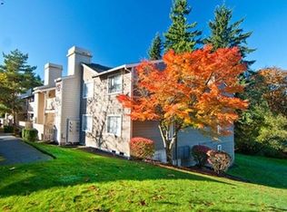 2405 N 202nd Pl #D-102, Seattle, WA 98133