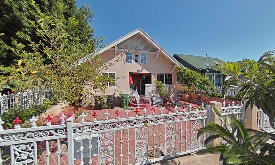 1st image of 383 W 47th Pl