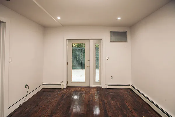 Rented by Nooklyn NYC LLC | media 18