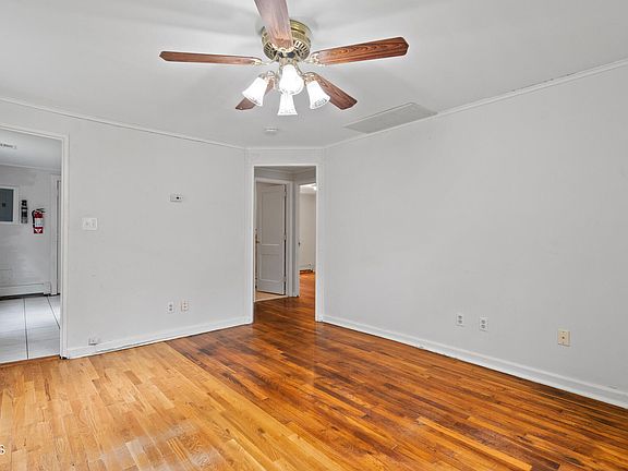 5th image of 47 Story St