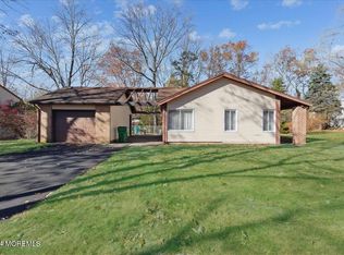 20 Winchester Dr, Jackson, NJ 08527