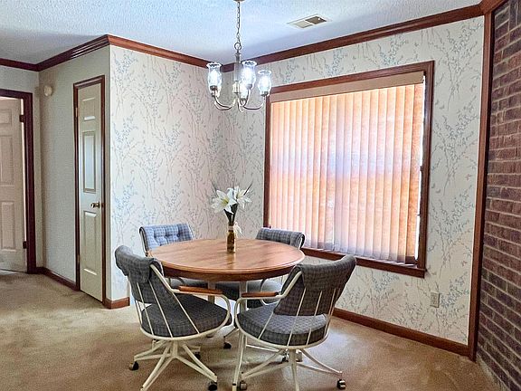 5th image of 4181 Hickory Grove Dr