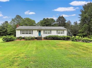 405 W River Rd, Orange, CT 06477