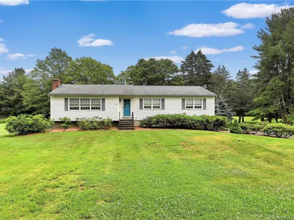 405 West River Road, Orange, CT 06477