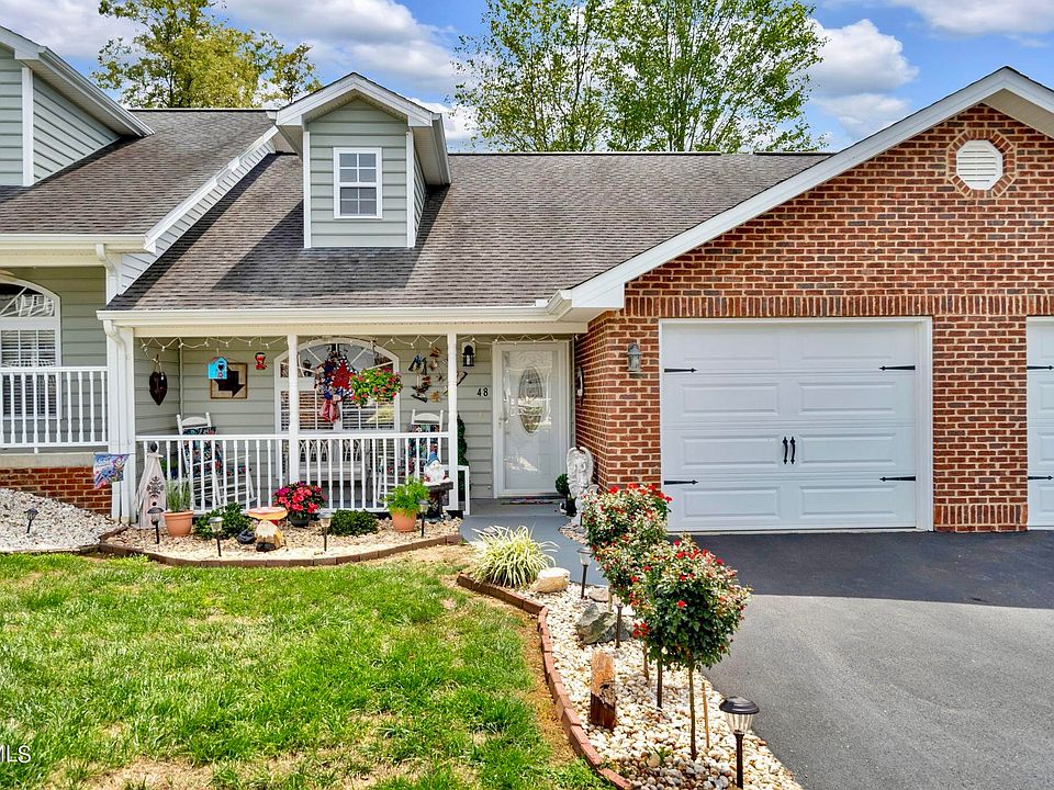 1st image of 48 Sagewood Ct #16