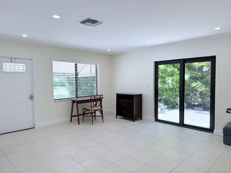 825 Dogwood Dr #C — Photo 6