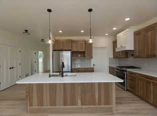 808 Van Allen Way, Hamilton, MT 59840