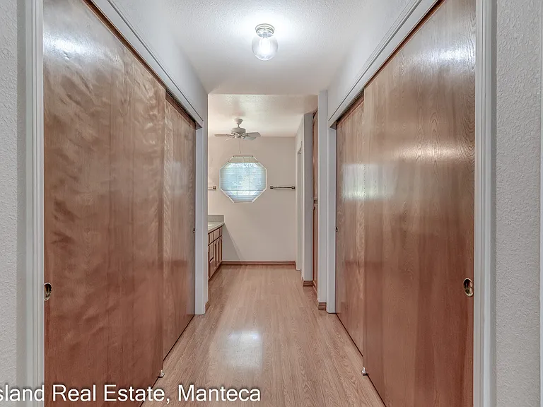 1635 Crom St — Photo 9
