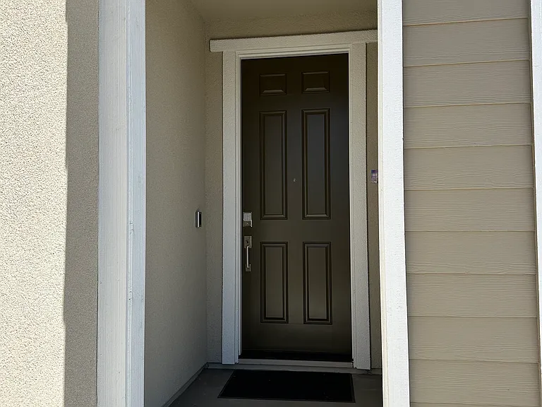 Ploof Pl — Photo 2