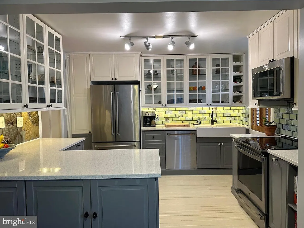 3 bed, 1.5 bath, 1440 sqft, $2,695 — Photo 3