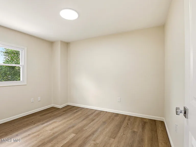 812 Oak St — Photo 11