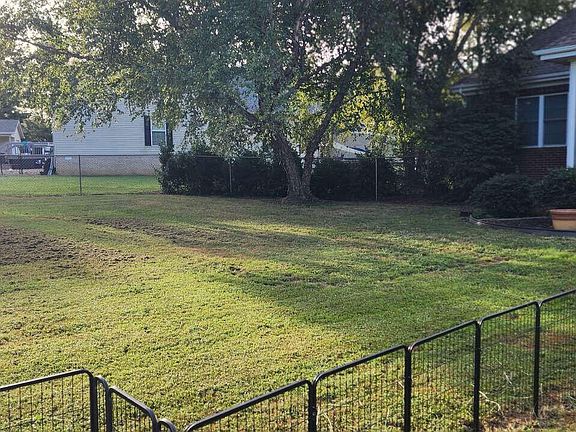 3rd image of 122 Britton Dr