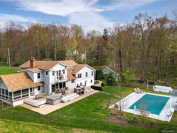 3rd image of 62 Mistywood Ln