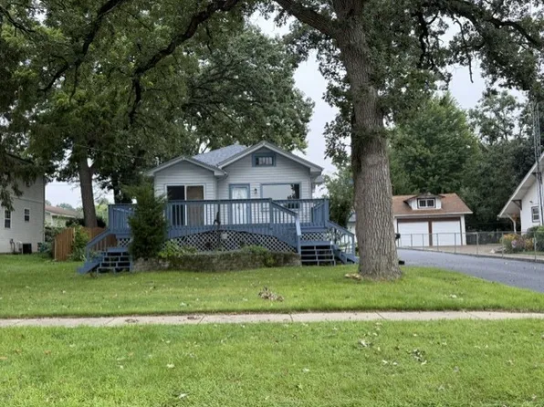 414 W Park Ave, Round Lake, IL 60073