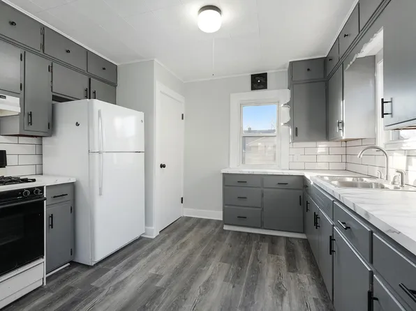 1667 Berkley Ave SW, Wyoming, MI 49509