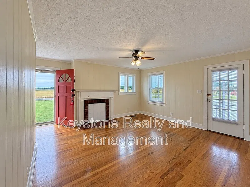 2 bed, 1.0 bath, 850 sqft, $995 — Photo 3