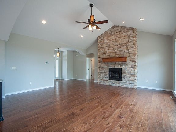 5th image of 1200 Forest Lake Dr