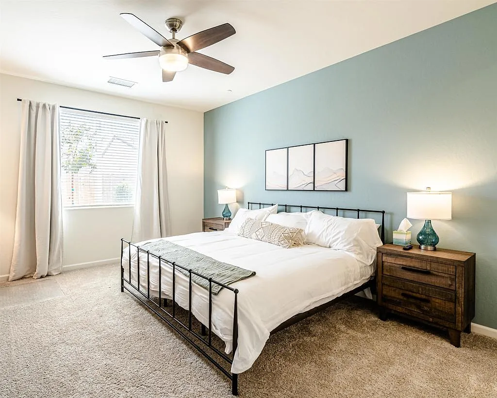 4 bed, 1794 sqft, $4,695 — Photo 4