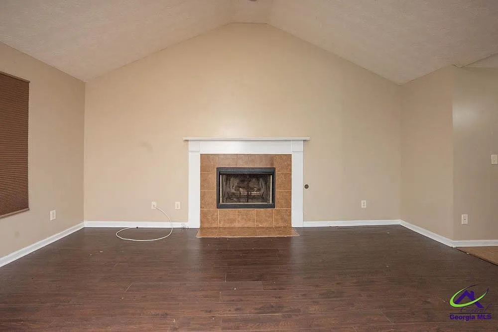 3 bed, 2.0 bath, 1224 sqft, $1,500 — Photo 4