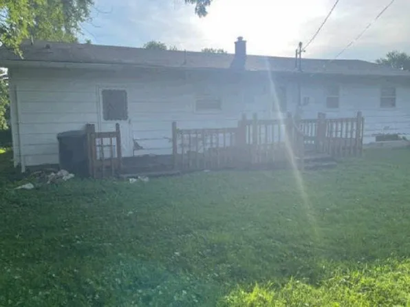 806 Joliet Dr, Cahokia, IL 62206