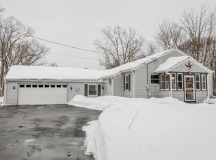 14138 N Cedarburg Rd, Mequon, WI 53097