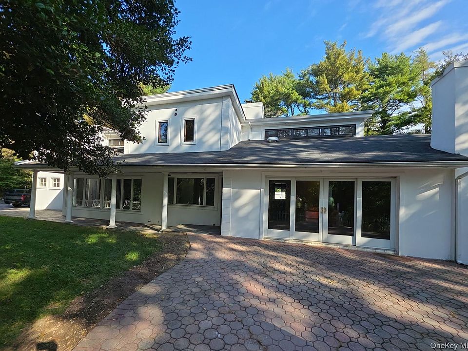 1st image of 549 Woodbury Road