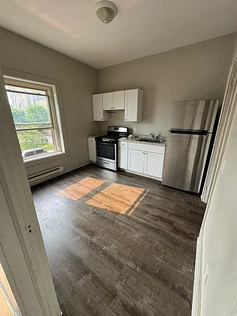 2 bed, 600 sqft, $900 — Photo 3