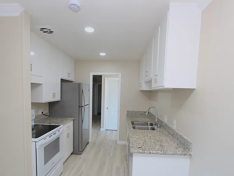 26 Circle Dr #B — Photo 7