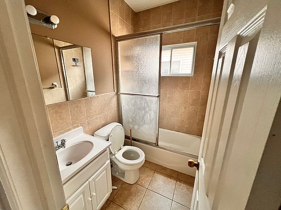4th image of 75 Sumner Ave Floor 2