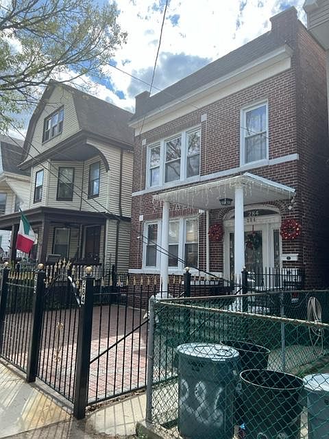 1st image of 284 Parker St